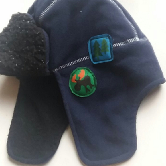 Skull gloves and trapper hat - Picture 4 of 4